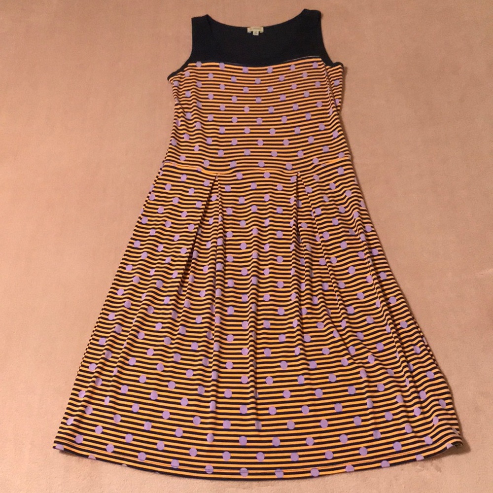 Cremieux just below the knee stretchy sleeveless detailed summer dress! Size XS.